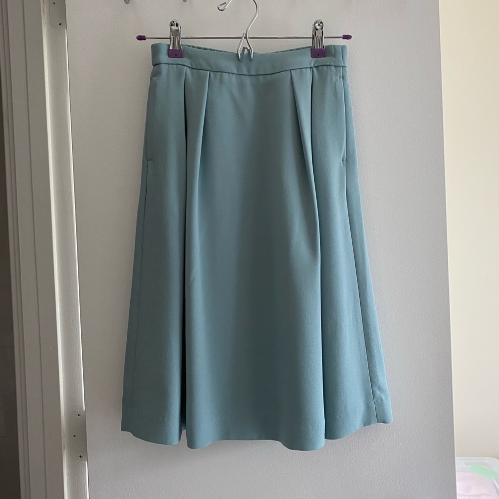 UNIQLO XS PASTEL AQUAMARINE KNEE LENGTH SKIRT WITH POCKETS